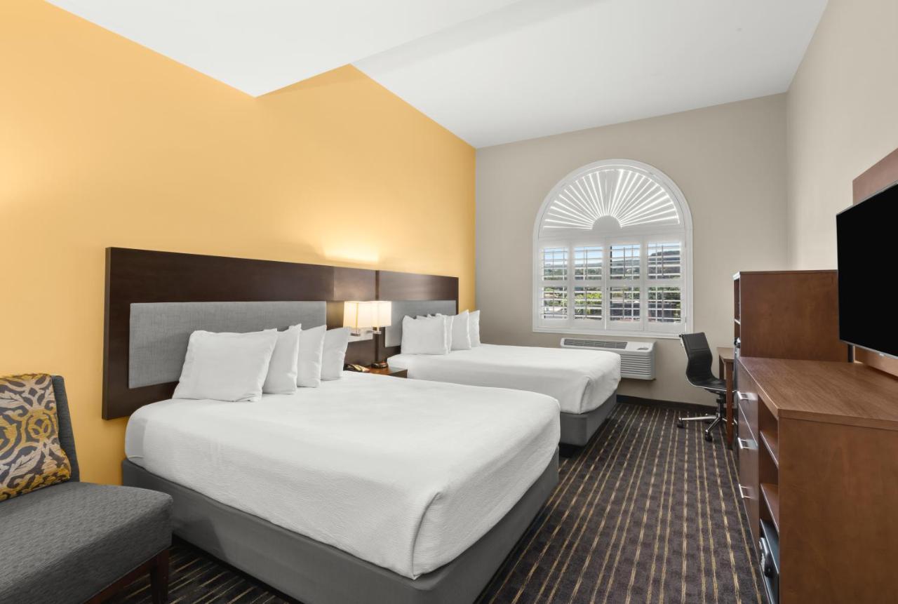 Hotel Aura Sfo Airport Free Shuttle San Bruno Bagian luar foto