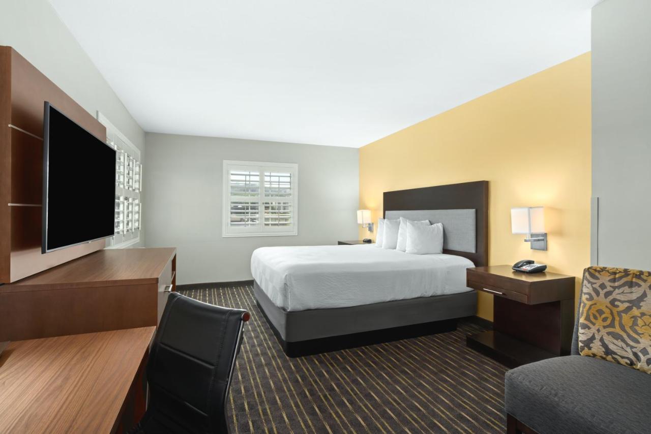 Hotel Aura Sfo Airport Free Shuttle San Bruno Bagian luar foto