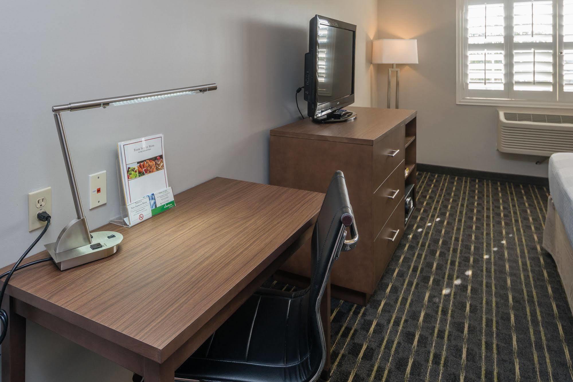 Hotel Aura Sfo Airport Free Shuttle San Bruno Bagian luar foto